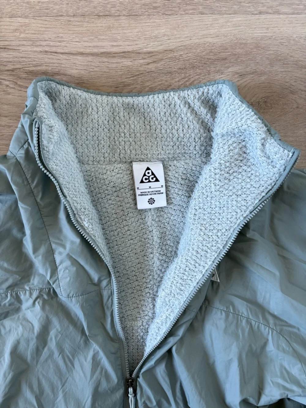 Nike ACG Jacket - Picture 2 of 4